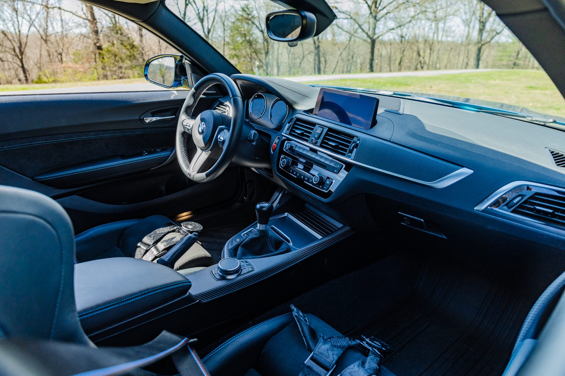 Carbon-trimmed performance interior with a manual gearbox